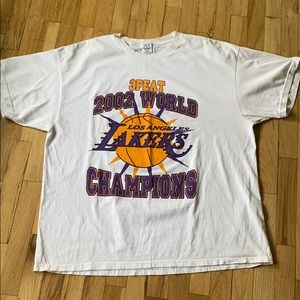 Y2K 2002 laker 3peat World Champions tee